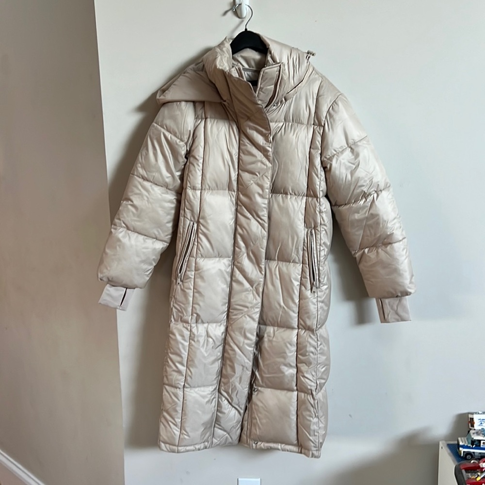 NWT GAP size small cream long puff Coat
